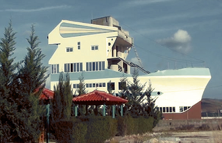 Illustration for article titled These Buildings Are Made Out of Ships